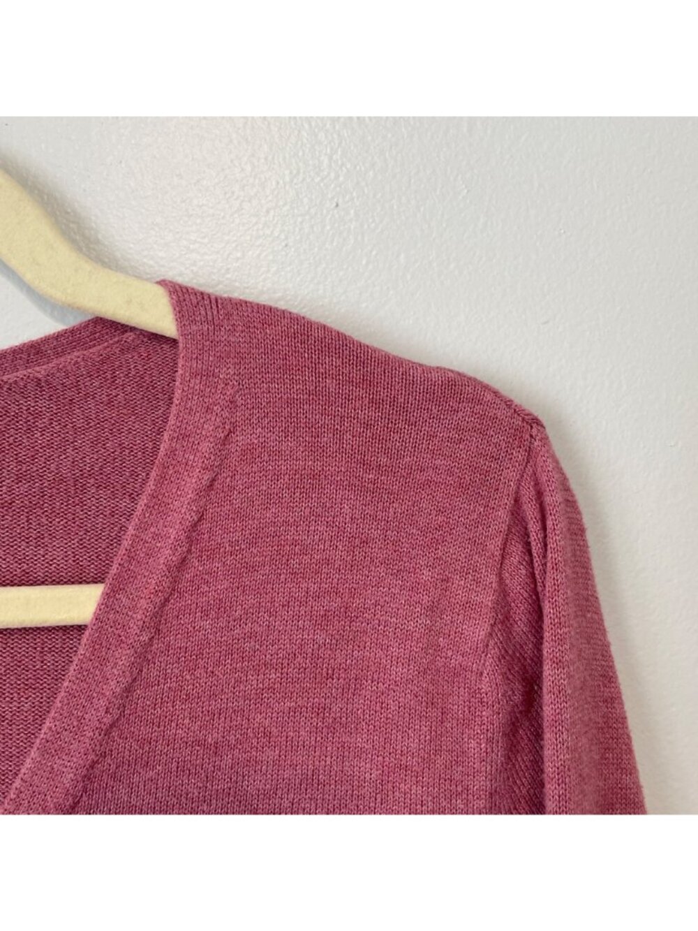 Old Navy Womens V-Neck Long Sleeve Lightweight Knit Sweater Pink  Size L - Picture 2 of 7